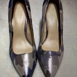 Pelle Moda Camouflage Heels in Gray and Silver